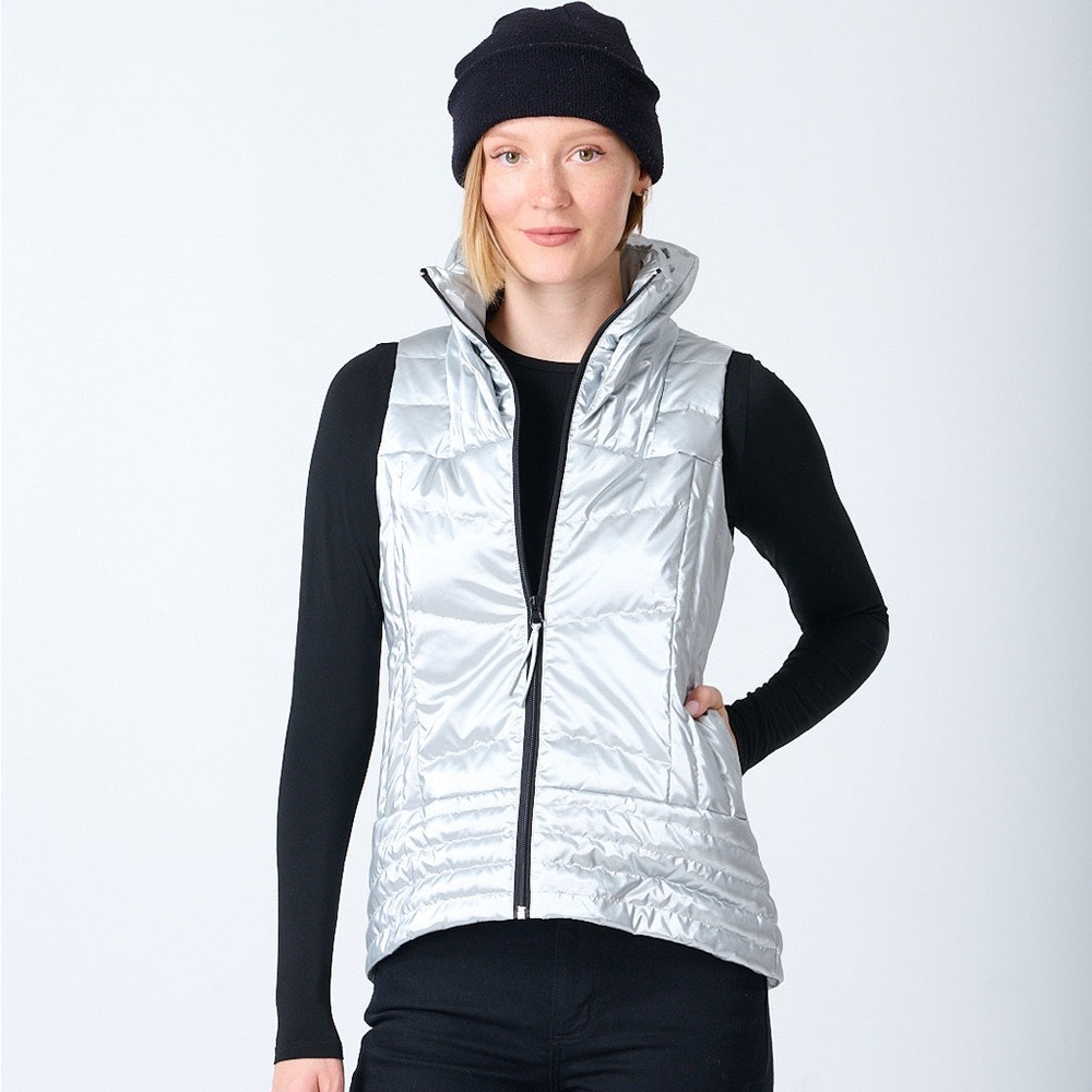 Anorak metallic silver quilted waxed vest. Large, new with tags!!
